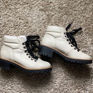 Never worn True Craft Boots